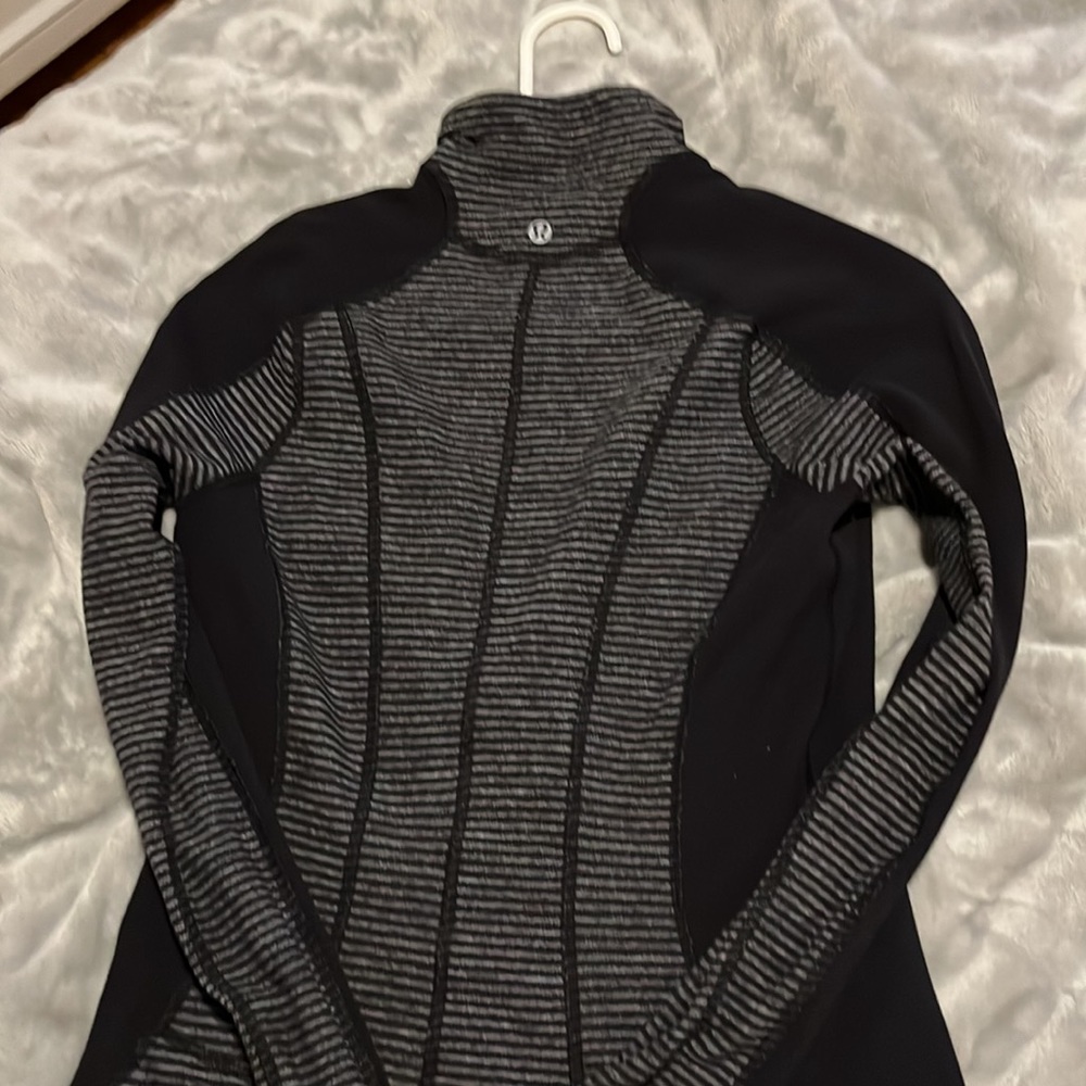 Lululemon active - Picture 2 of 4